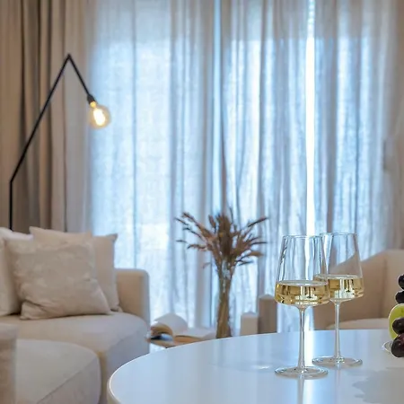 Apartmán The Pleasurist- With Private Heated Pool And Terrace *