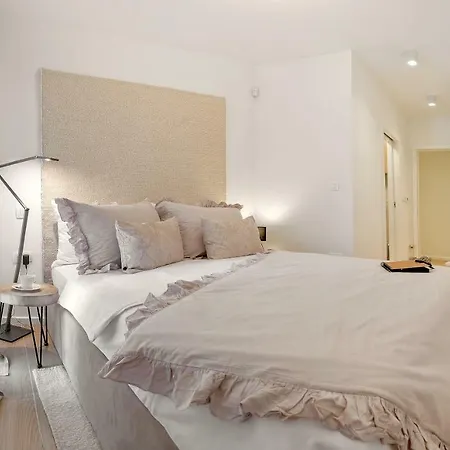 The Pleasurist- With Private Heated Pool And Terrace Apartmán *