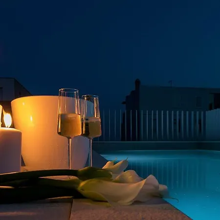 The Pleasurist- With Private Heated Pool And Terrace Split