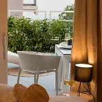 The Pleasurist- With Private Heated Pool And Terrace *