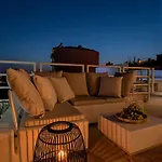 Apartment The Pleasurist- With Private Heated Pool And Terrace