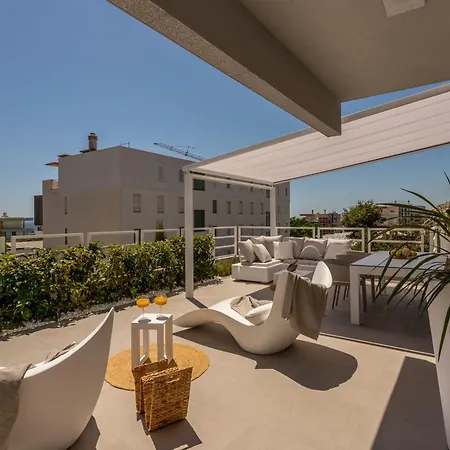 The Pleasurist- With Private Heated Pool And Terrace * Сплит